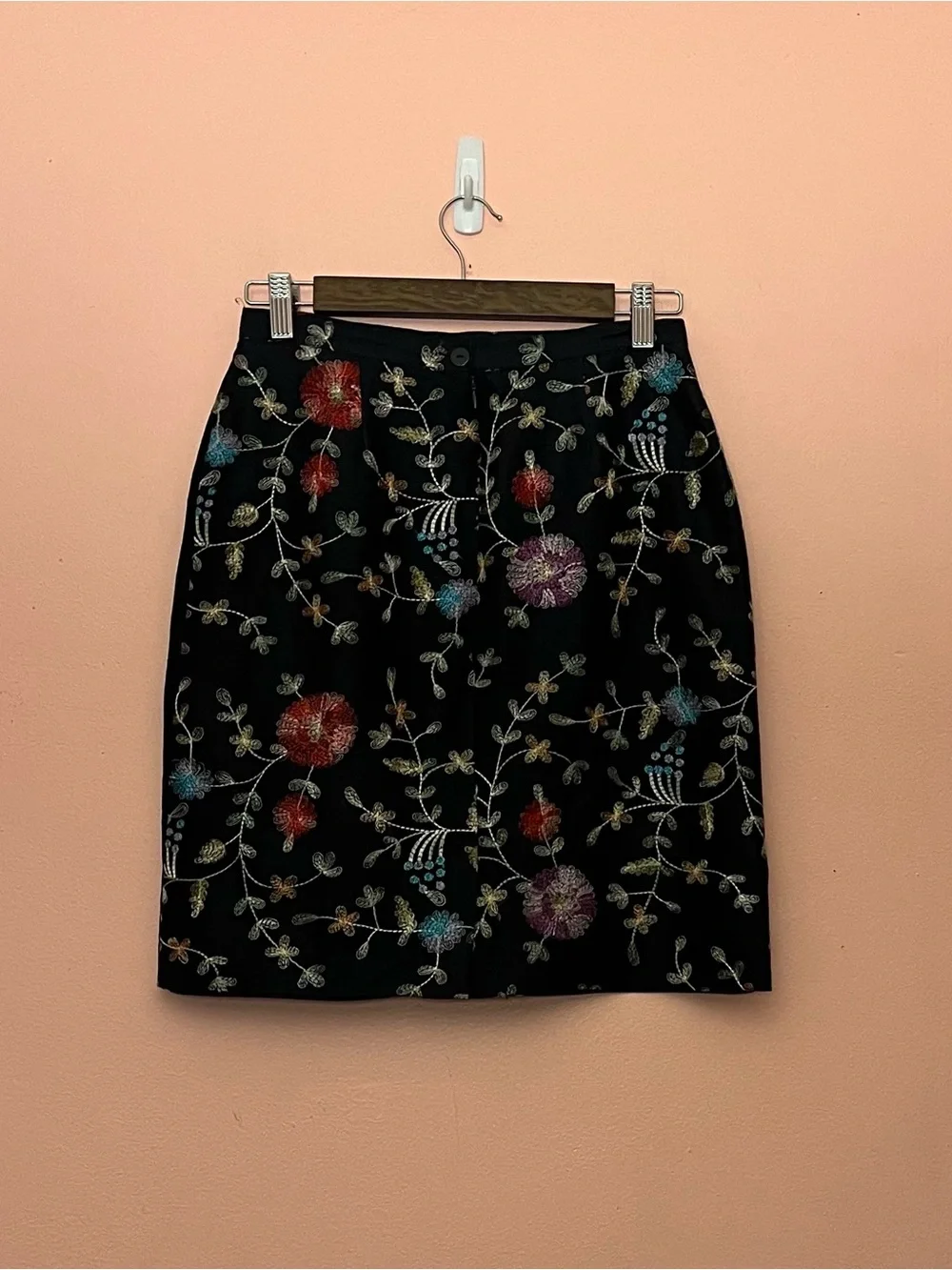 Vintage Silkland Petites Embroidered Floral Coloful Pencil Skirt Size 6 Petite